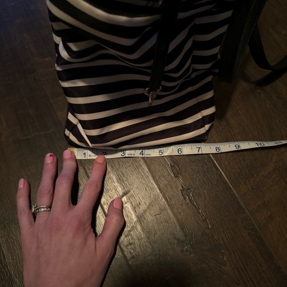 Kate Spade Tote - Picture 7 of 9
